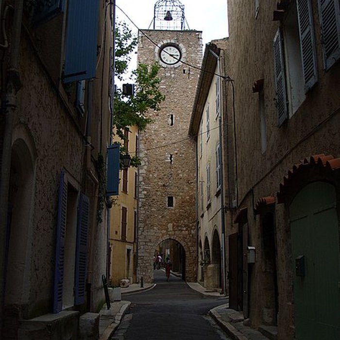 Photo de Tour de lHorloge dAups