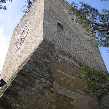 Tour de lHorloge de Pernes-les-Fontaines