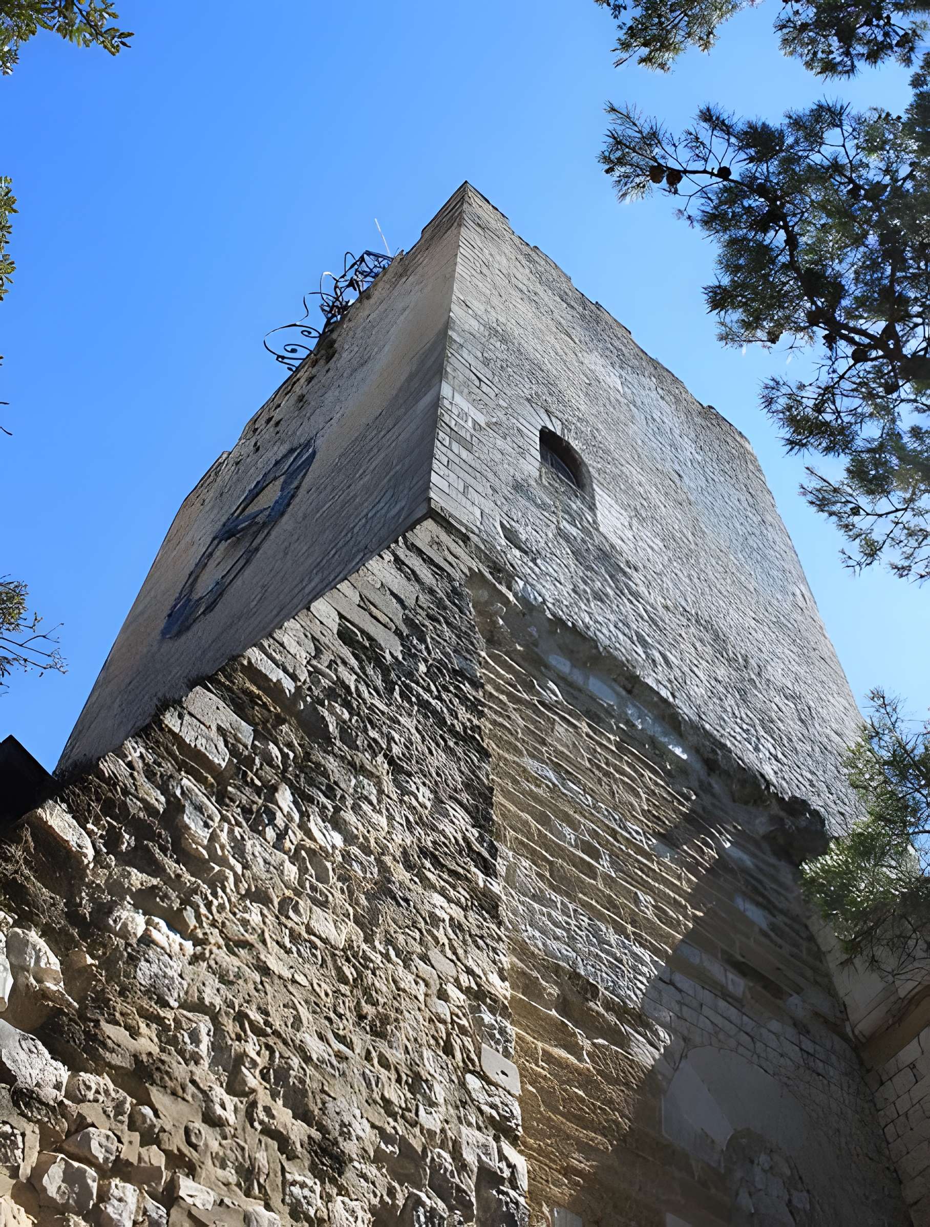 Tour de l'Horloge de Pernes-les-Fontaines