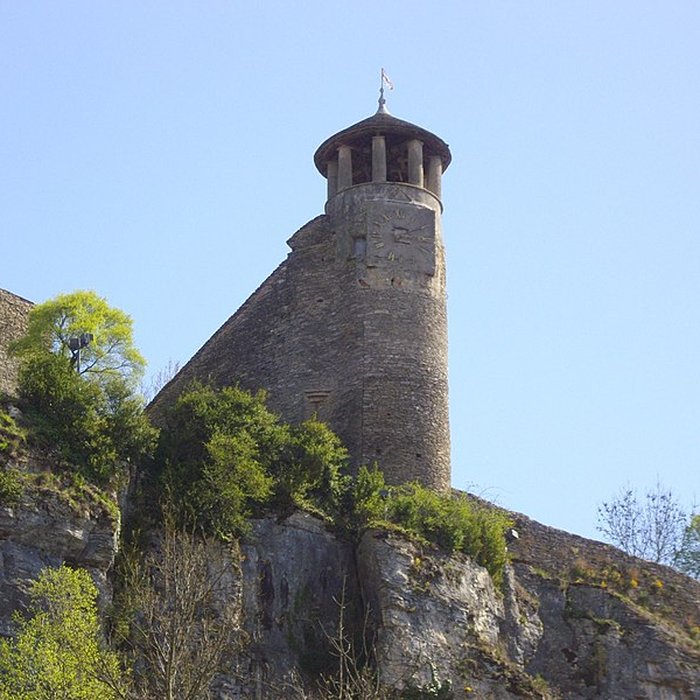 Photo de Tour de lHorloge et Tour Saint-Hippolyte de Crémieu