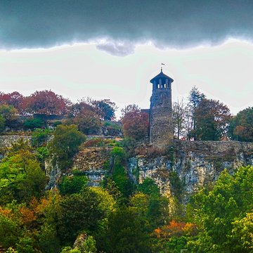 Tour de lHorloge et Tour Saint-Hippolyte de Crémieu