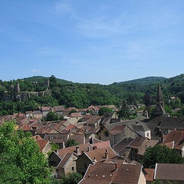 Tour de lHorloge et Tour Saint-Hippolyte de Crémieu