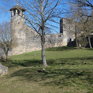 Tour de lHorloge et Tour Saint-Hippolyte de Crémieu