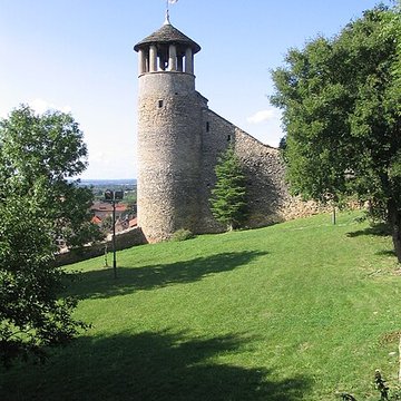 Tour de lHorloge et Tour Saint-Hippolyte de Crémieu