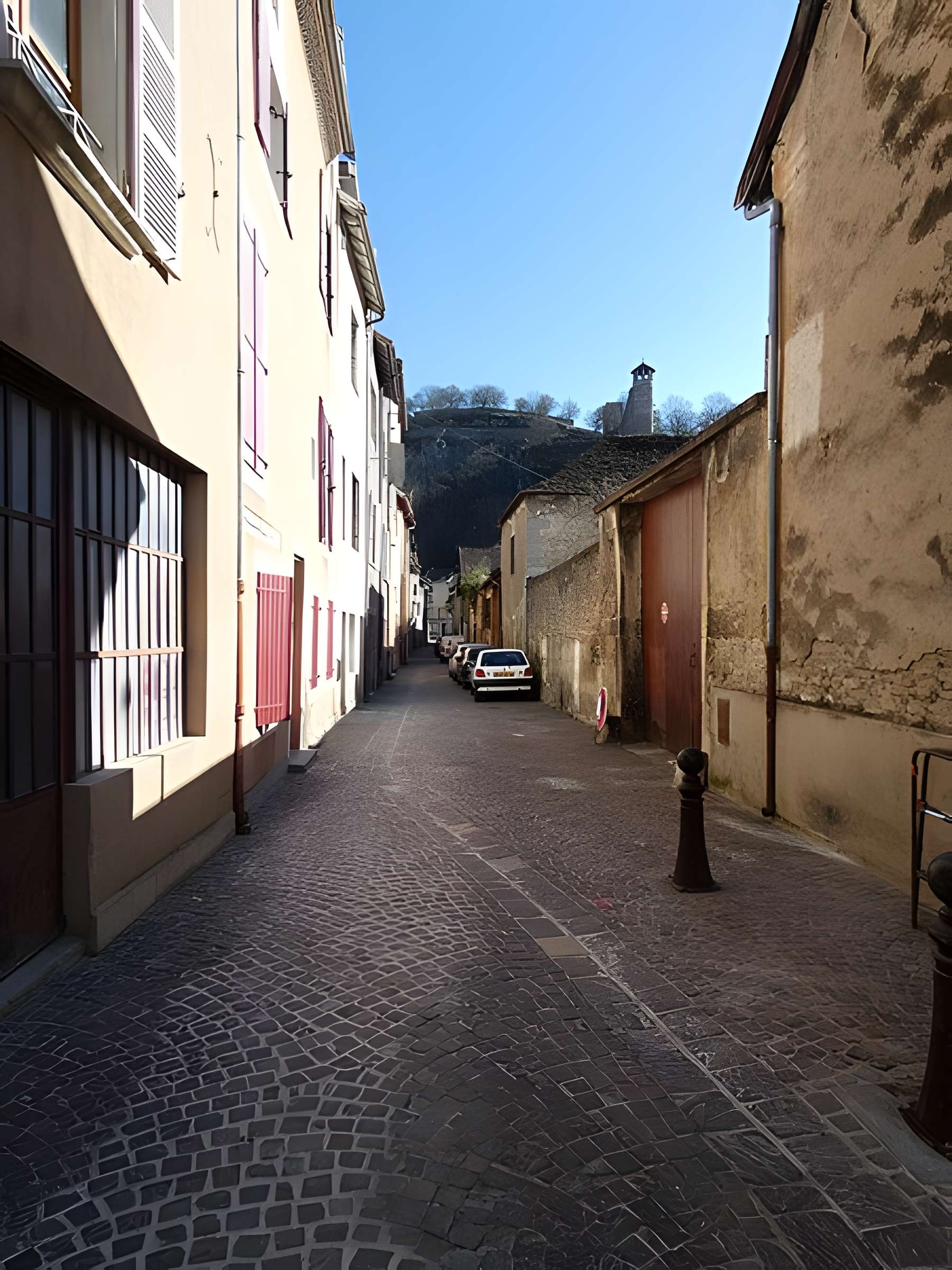 Tour de l'Horloge et Tour Saint-Hippolyte de Crémieu