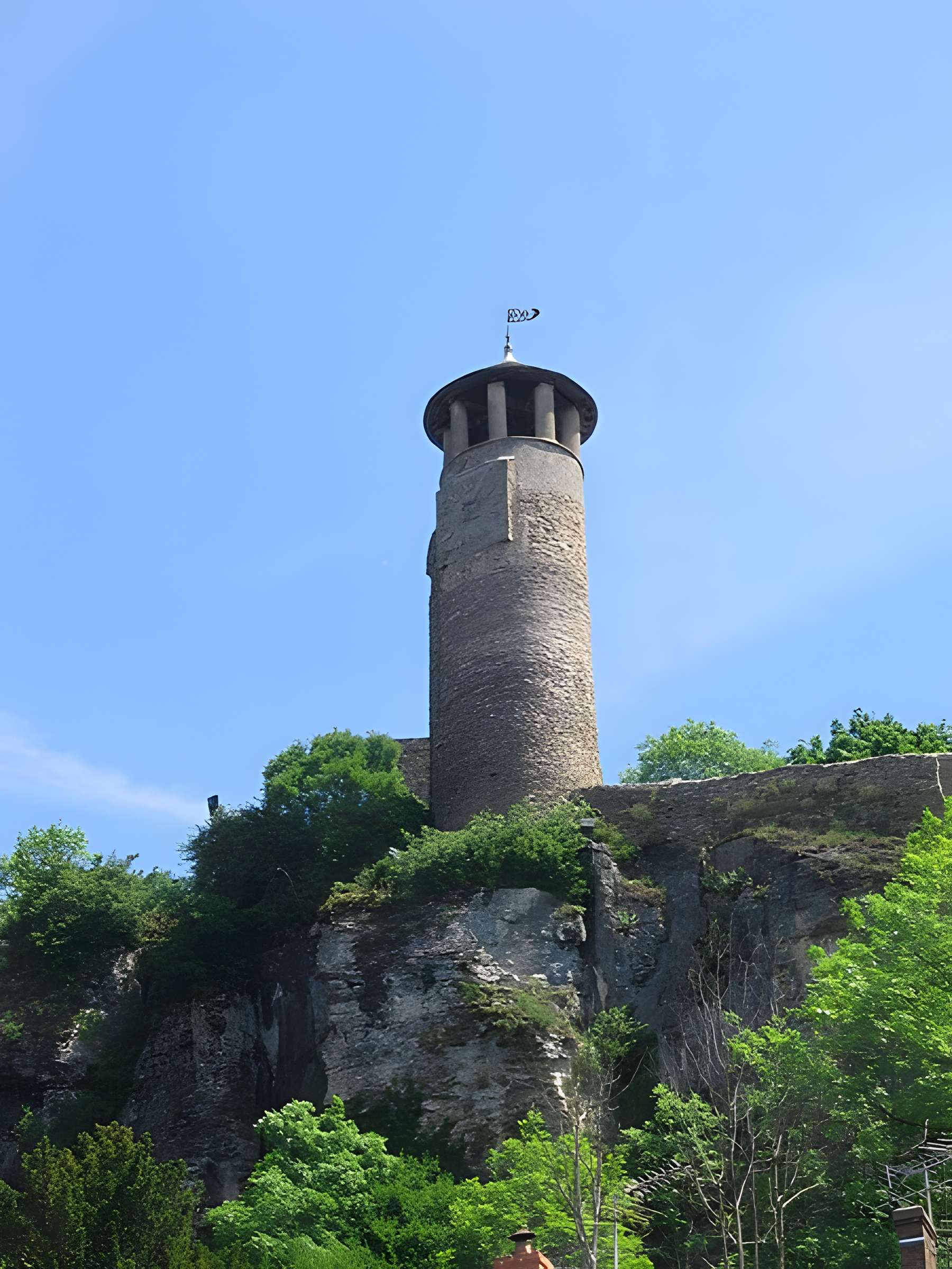 Tour de l'Horloge et Tour Saint-Hippolyte de Crémieu