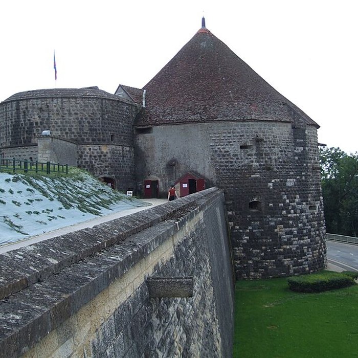Photo de Tour de Navarre de Langres