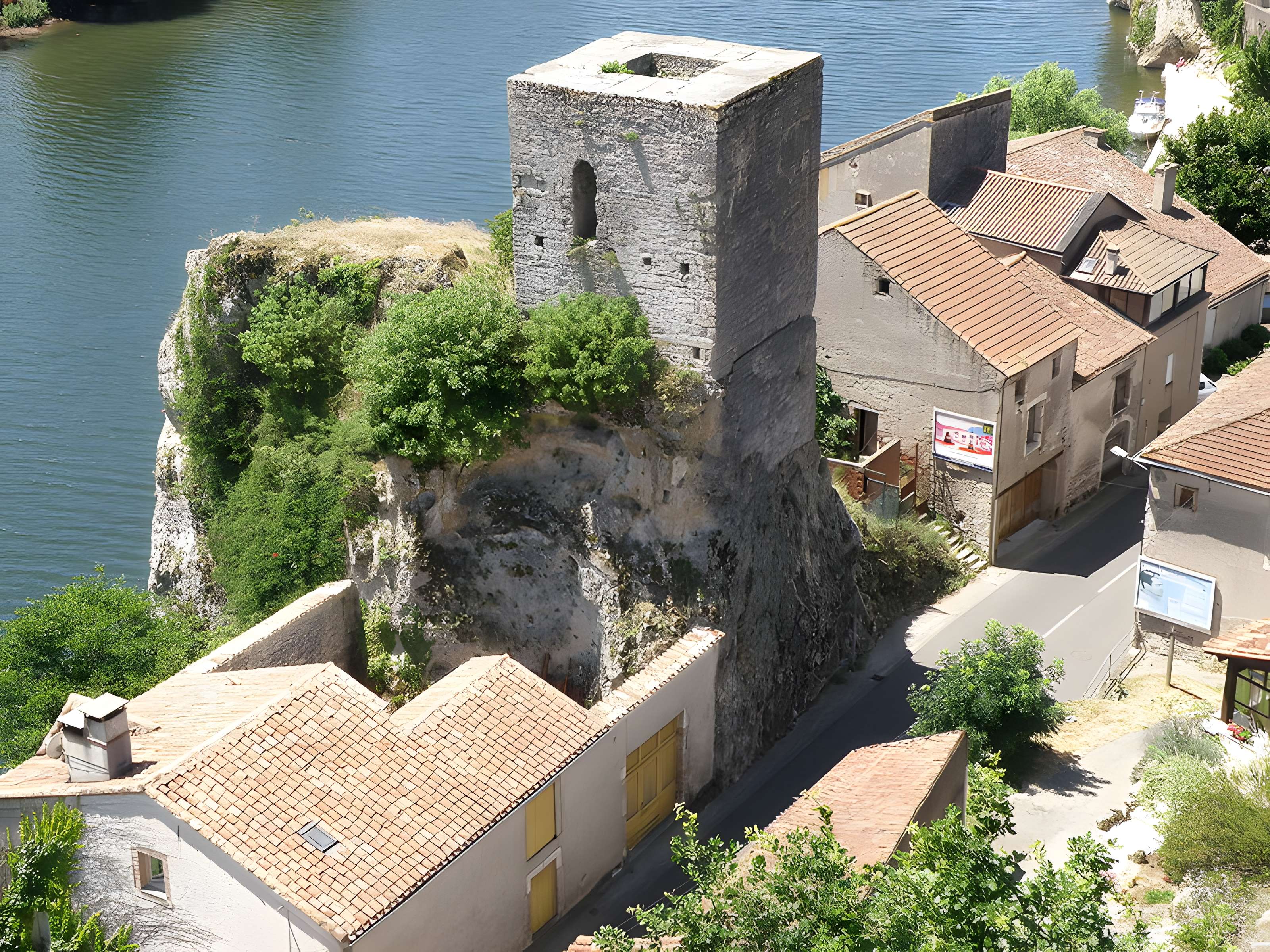 Tour de péage de Laroque-des-Arcs