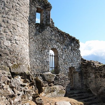 Tour de Piégut à Piégut-Pluviers
