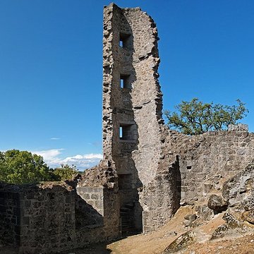 Tour de Piégut à Piégut-Pluviers