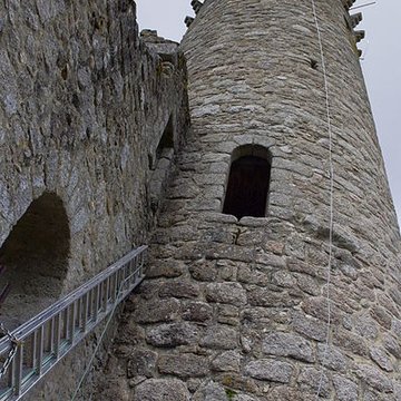 Tour de Piégut à Piégut-Pluviers