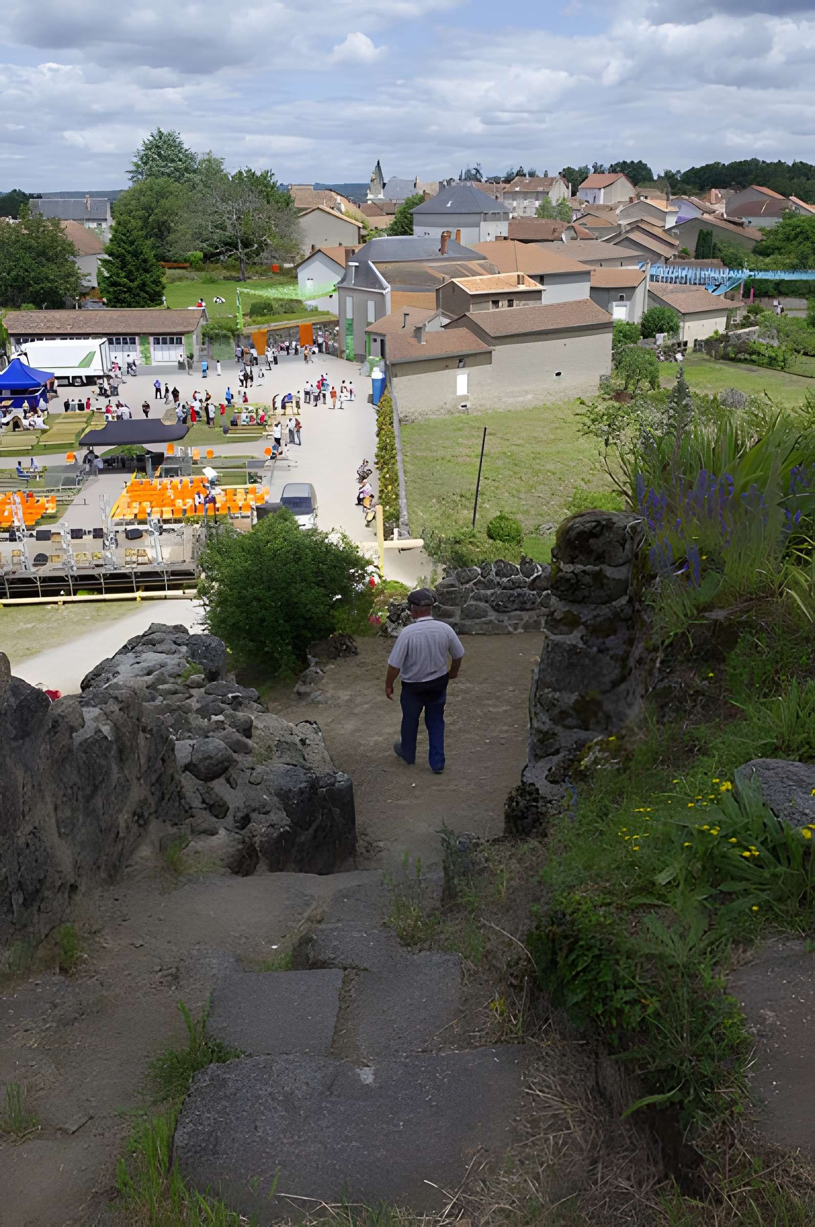 Tour de Piégut à Piégut-Pluviers