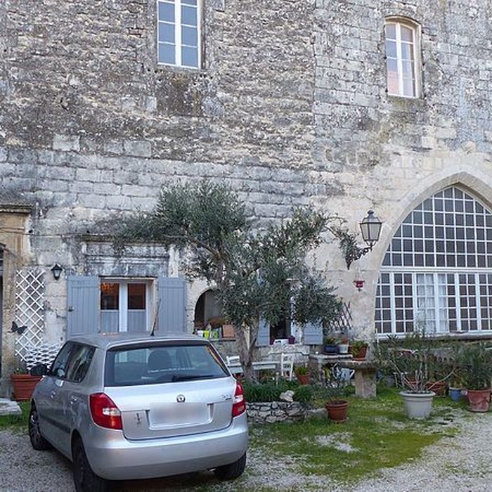 Photo de Tour des Abbés de Fontvieille