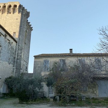 Tour des Abbés de Fontvieille