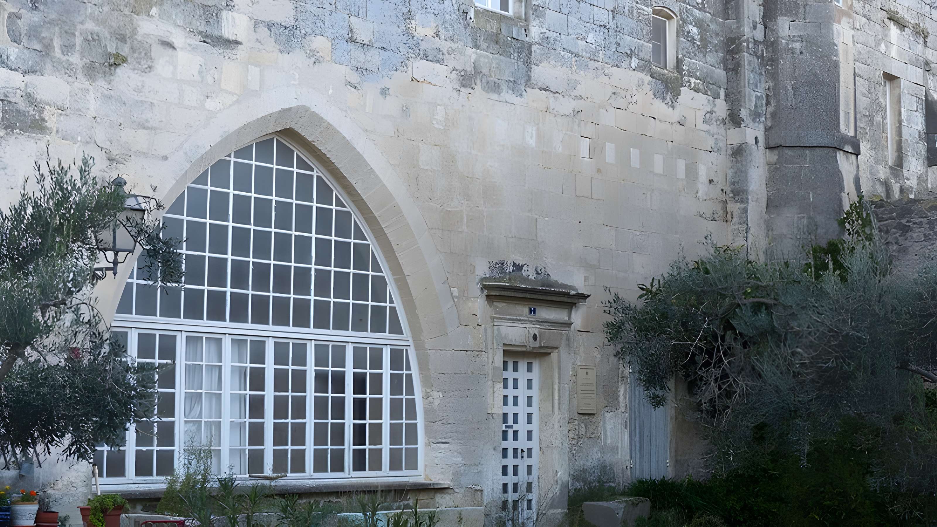 Tour des Abbés de Fontvieille