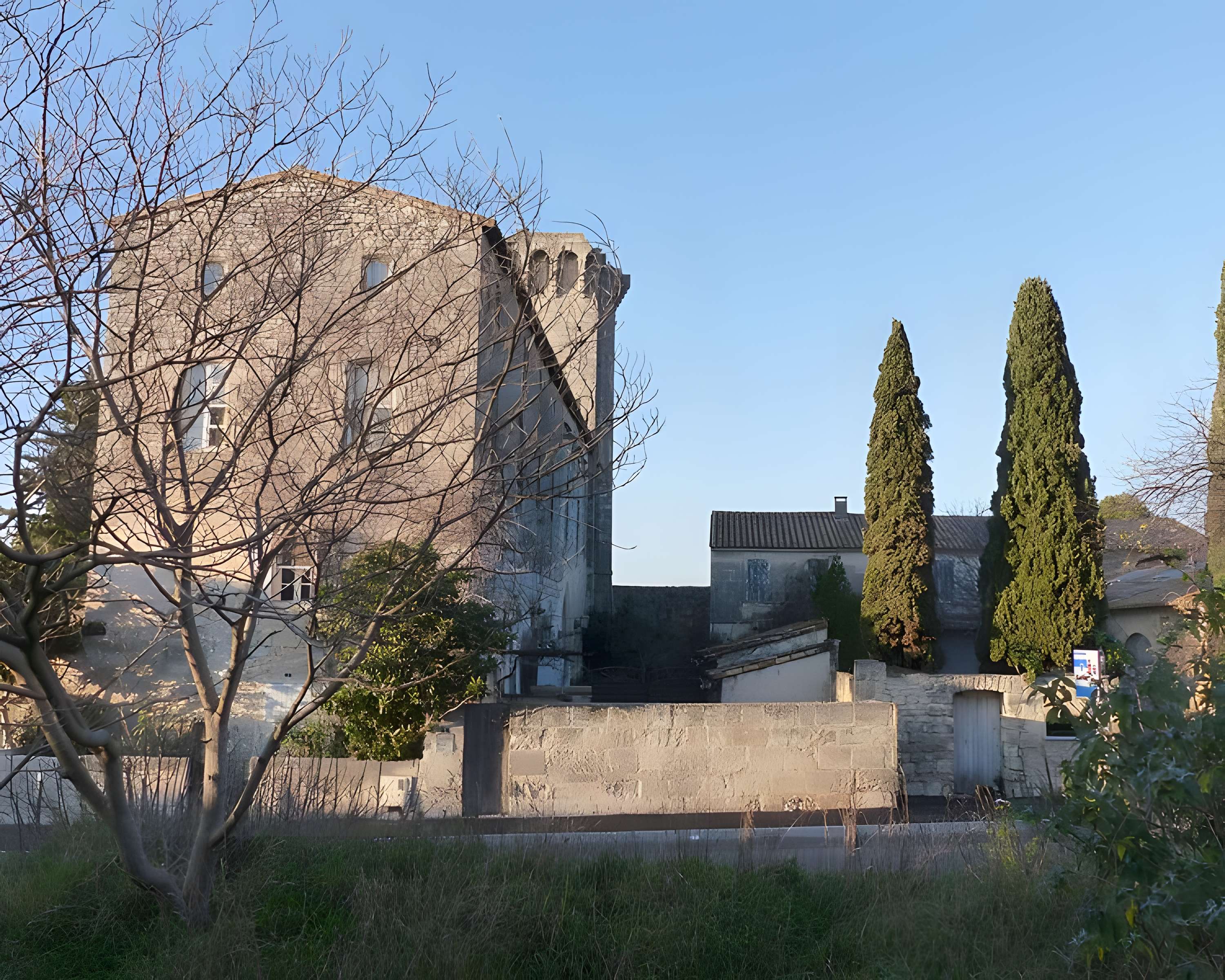 Tour des Abbés de Fontvieille