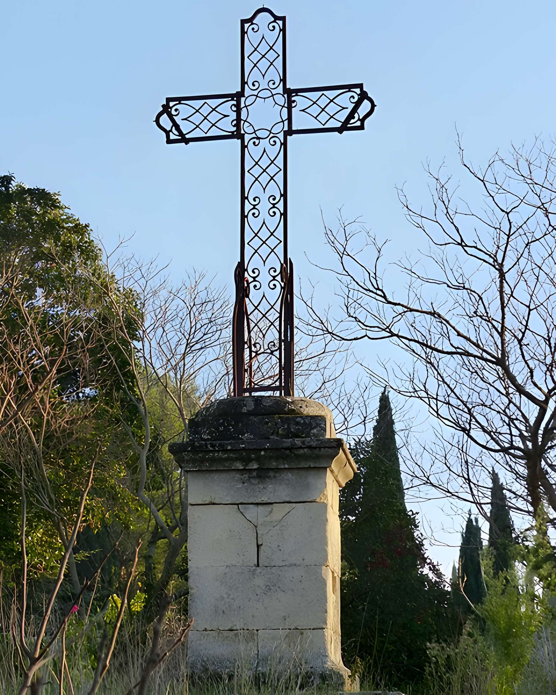 Tour des Abbés de Fontvieille