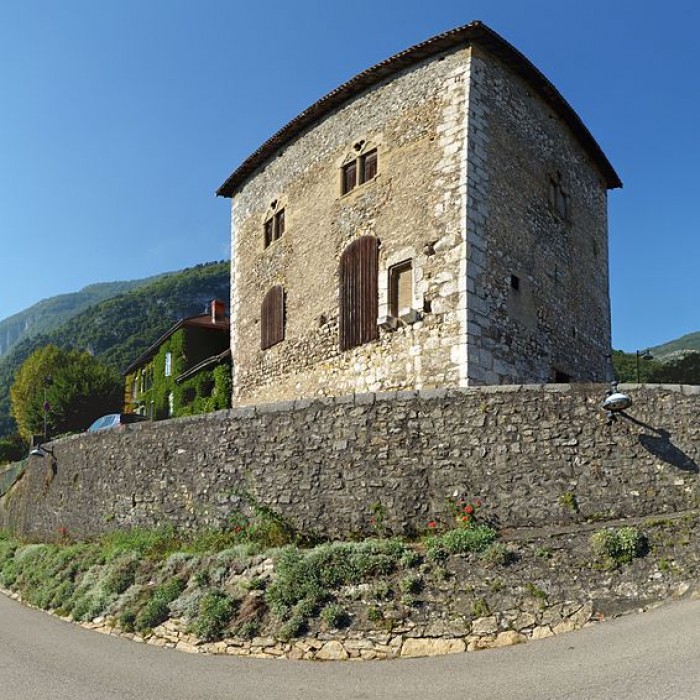 Photo de Tour des Templiers de Veurey-Voroize