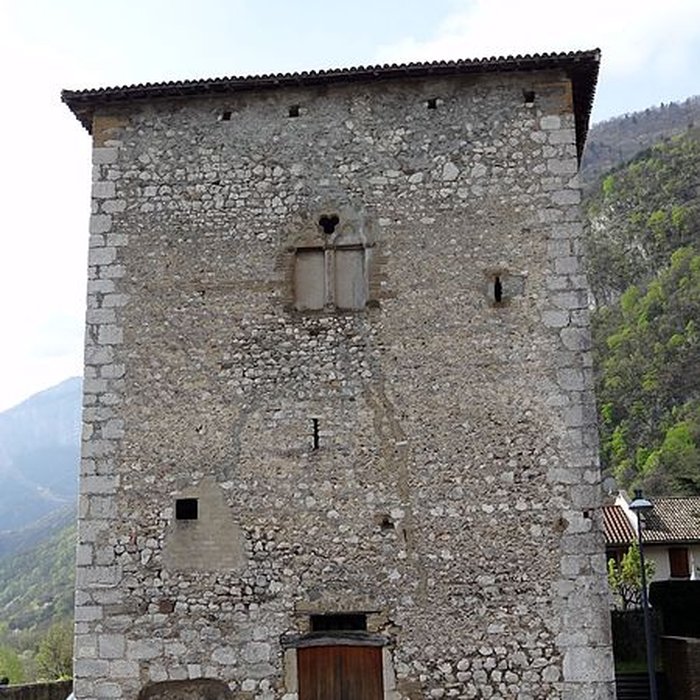 Photo de Tour des Templiers de Veurey-Voroize