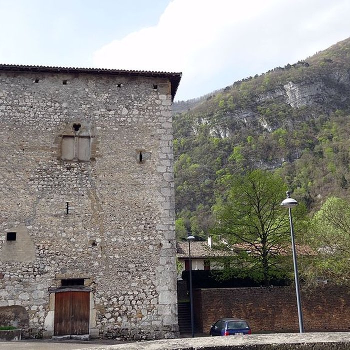 Photo de Tour des Templiers de Veurey-Voroize