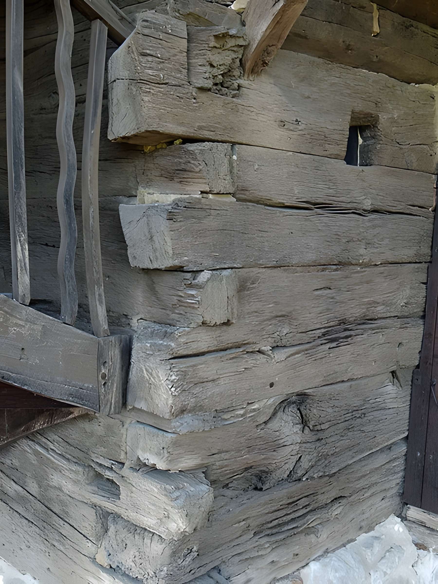 Maison à empilage de poutres, 59-62 Saint-Dizier à Cavarc