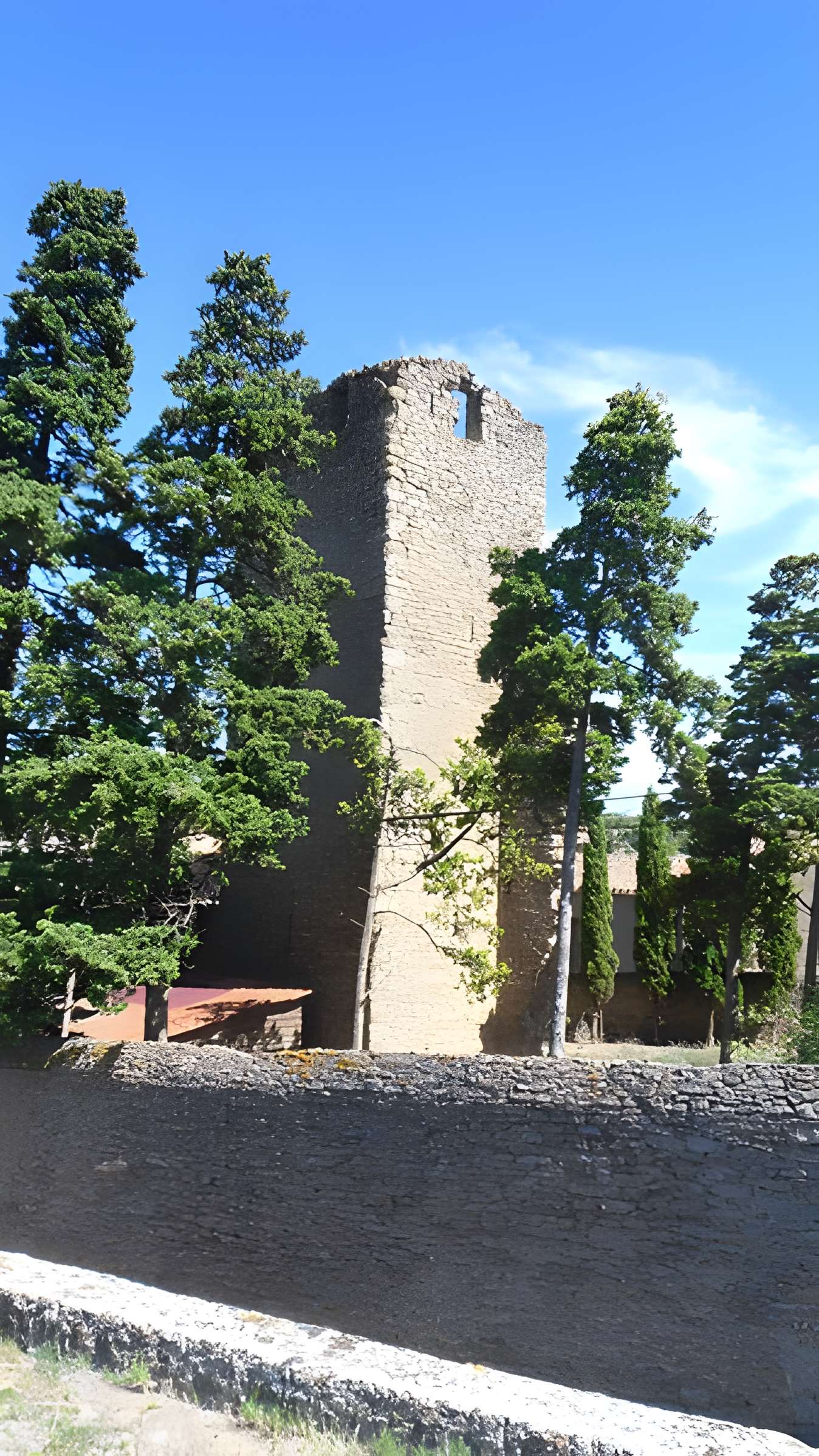 Tour du Bas de Laure-Minervois 