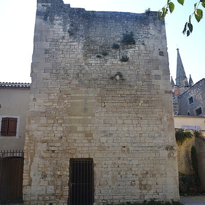 Photo de Tour du Moulin de lÉcole de Pernes-les-Fontaines