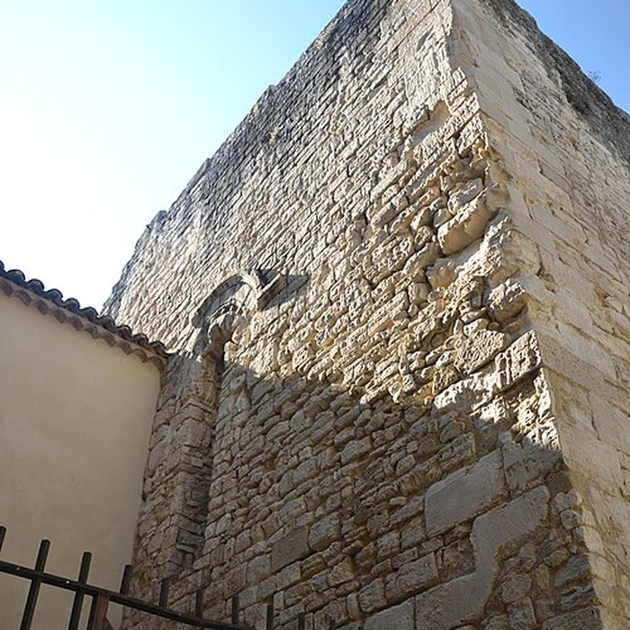 Photo de Tour du Moulin de lÉcole de Pernes-les-Fontaines
