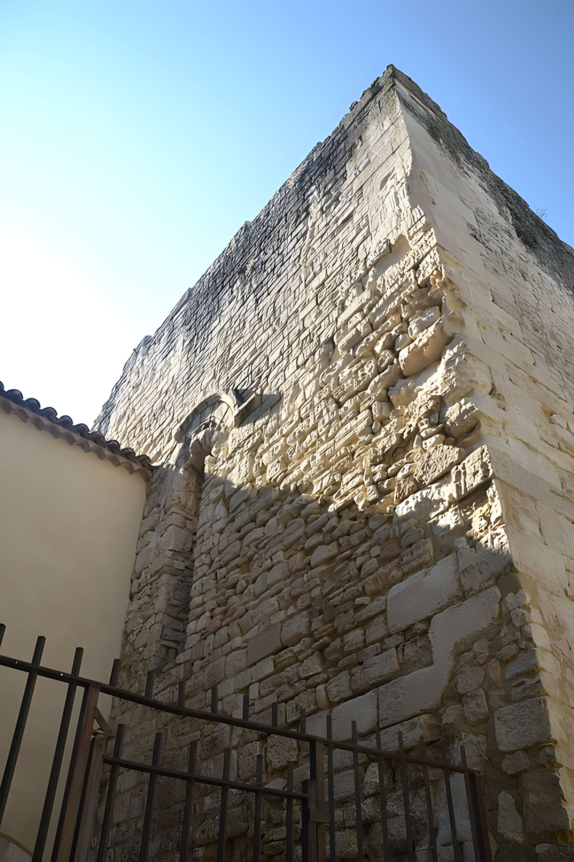 Tour du Moulin de l'École de Pernes-les-Fontaines