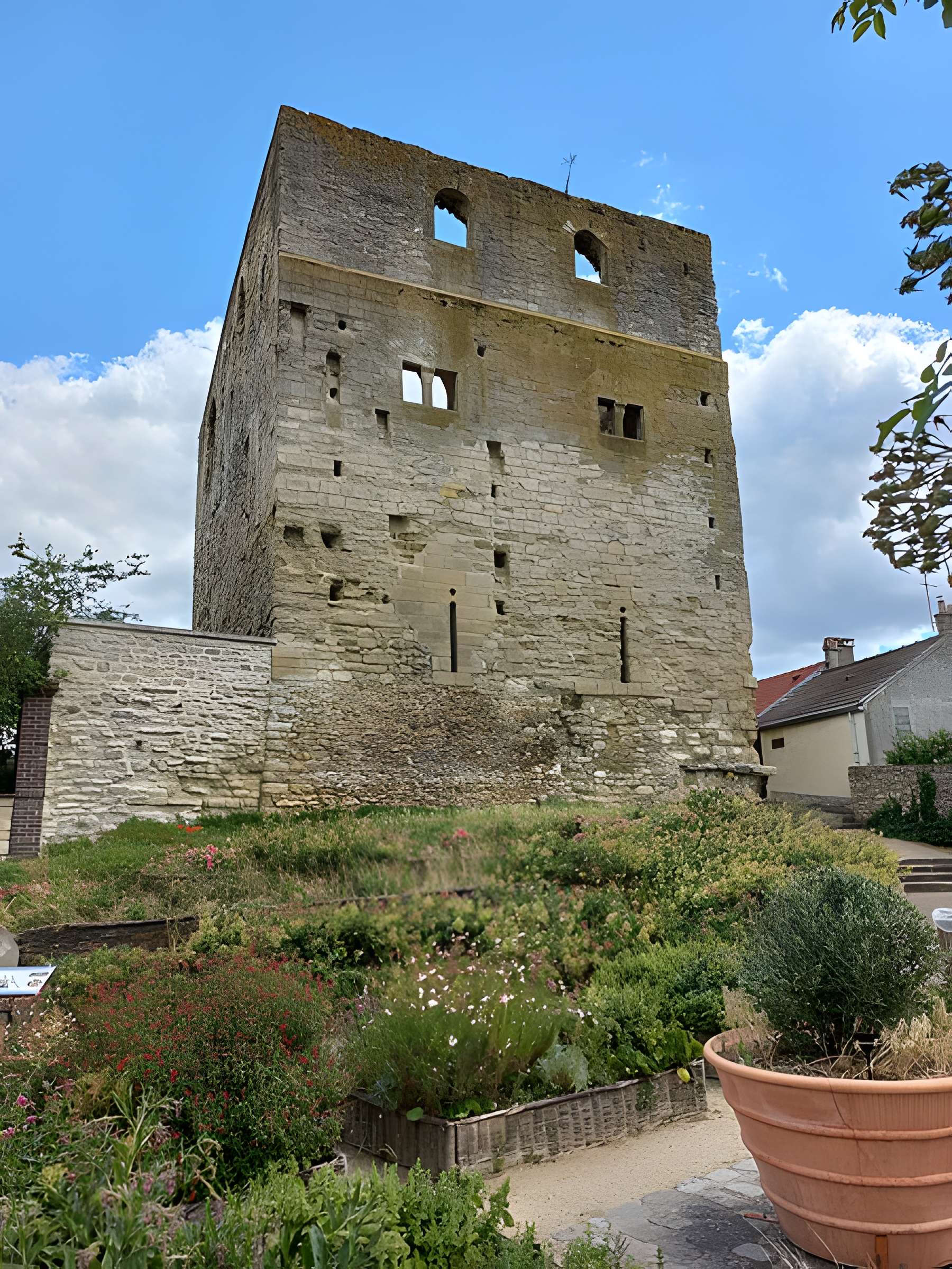 Tour Montjoie de Conflans-Sainte-Honorine