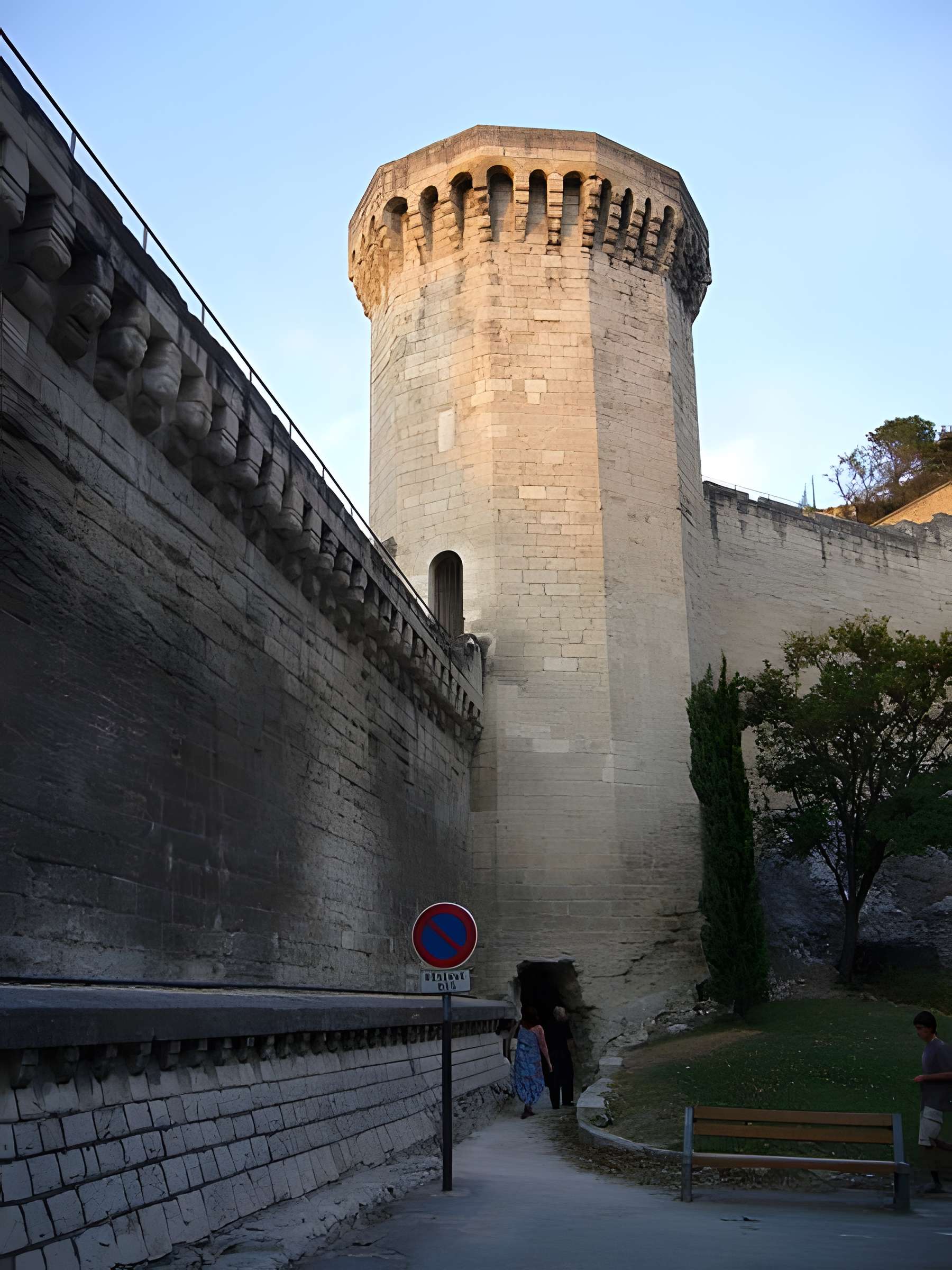 Tour Quai de la Ligne à Avignon 
