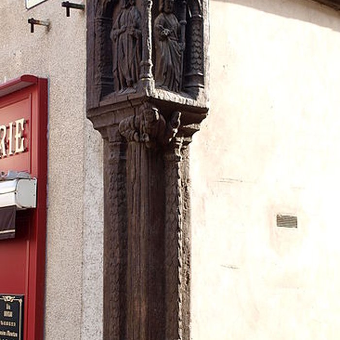 Photo de Maison au poteau Cornier à Saint-Julien-du-Sault