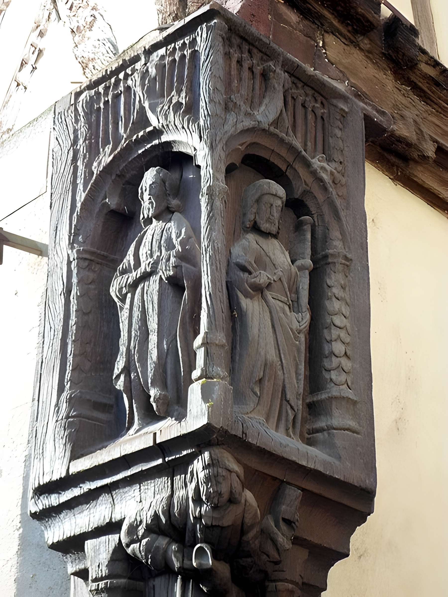 Maison au poteau Cornier à Saint-Julien-du-Sault