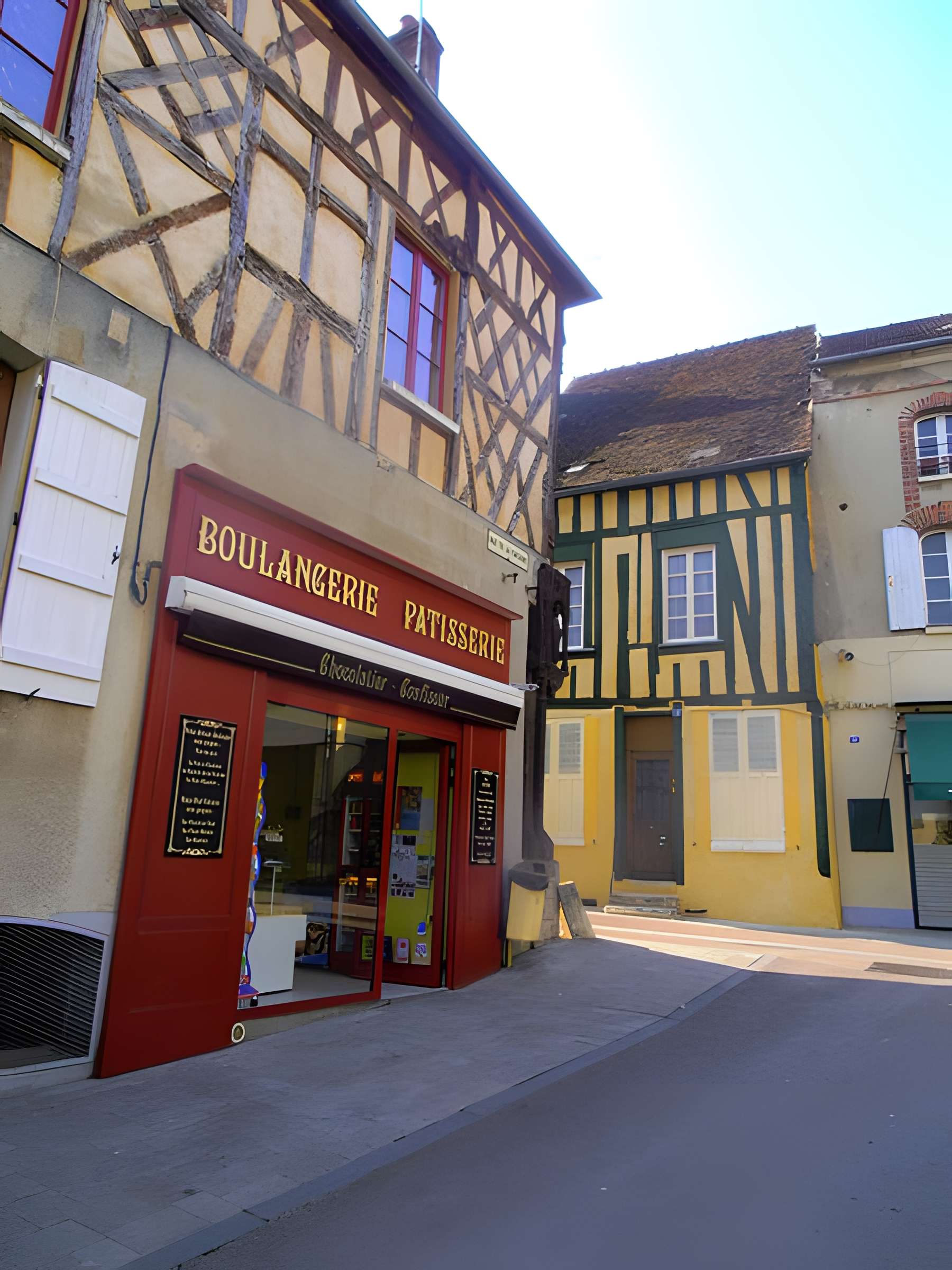 Maison au poteau Cornier à Saint-Julien-du-Sault