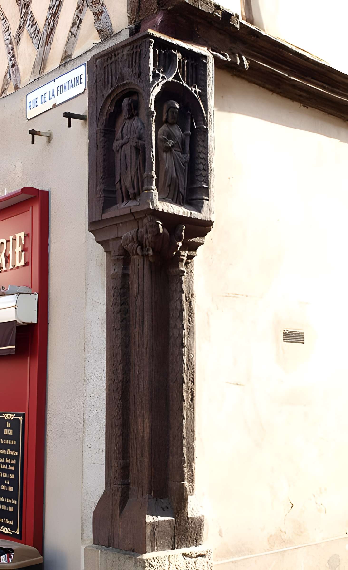 Maison au poteau Cornier à Saint-Julien-du-Sault