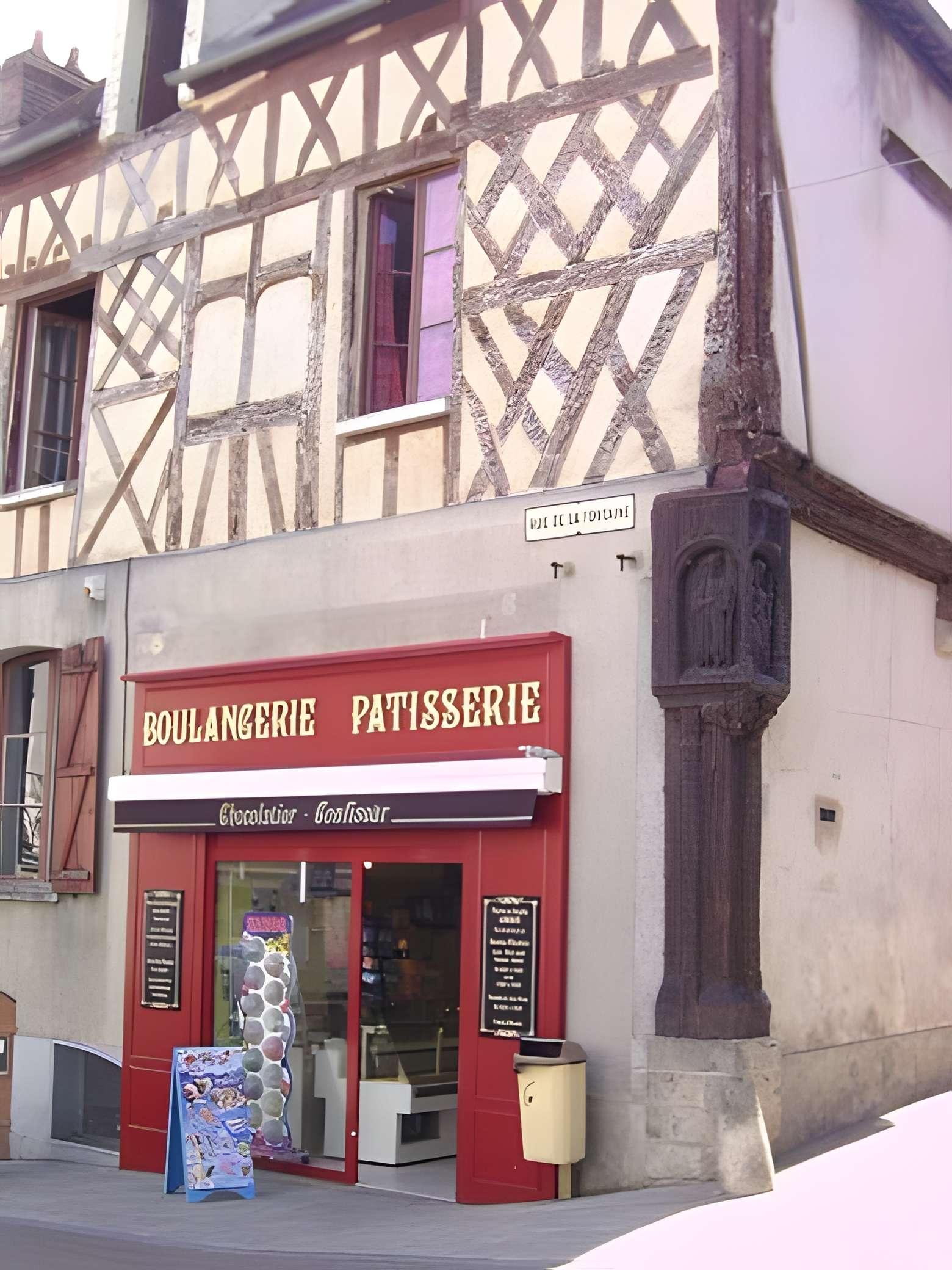 Maison au poteau Cornier à Saint-Julien-du-Sault 