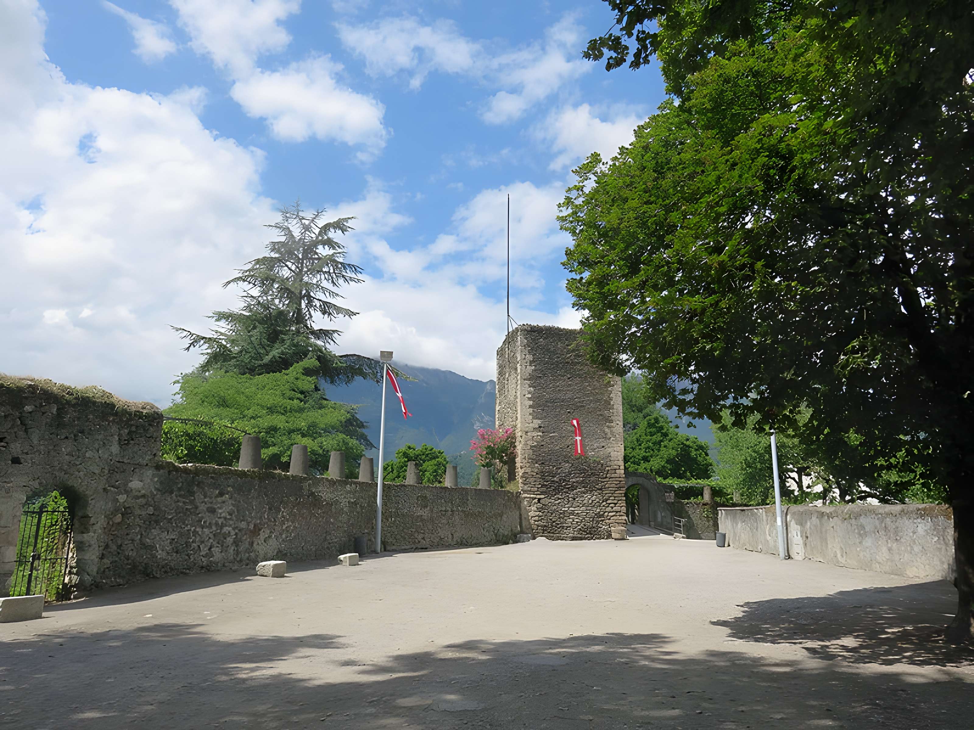 Tour sarrazine d'Albertville