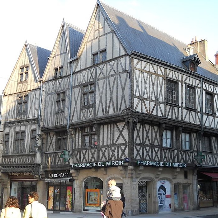 Photo de Maison aux Trois Visages à Dijon