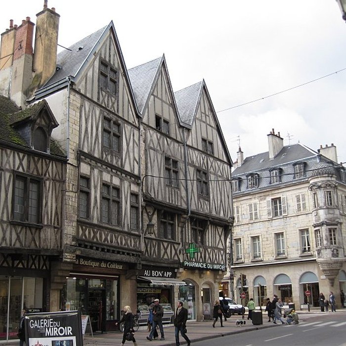 Photo de Maison aux Trois Visages à Dijon