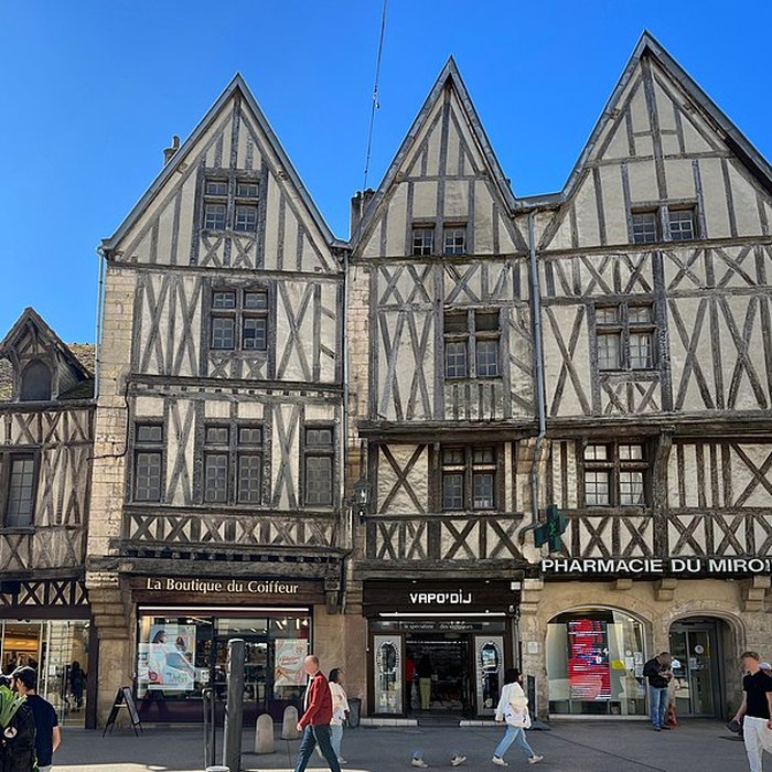 Photo de Maison aux Trois Visages à Dijon