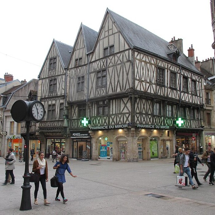 Photo de Maison aux Trois Visages à Dijon