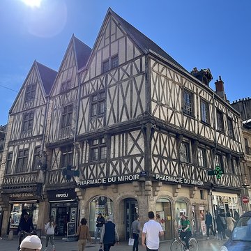 Maison aux Trois Visages à Dijon