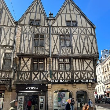Maison aux Trois Visages à Dijon
