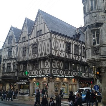 Maison aux Trois Visages à Dijon