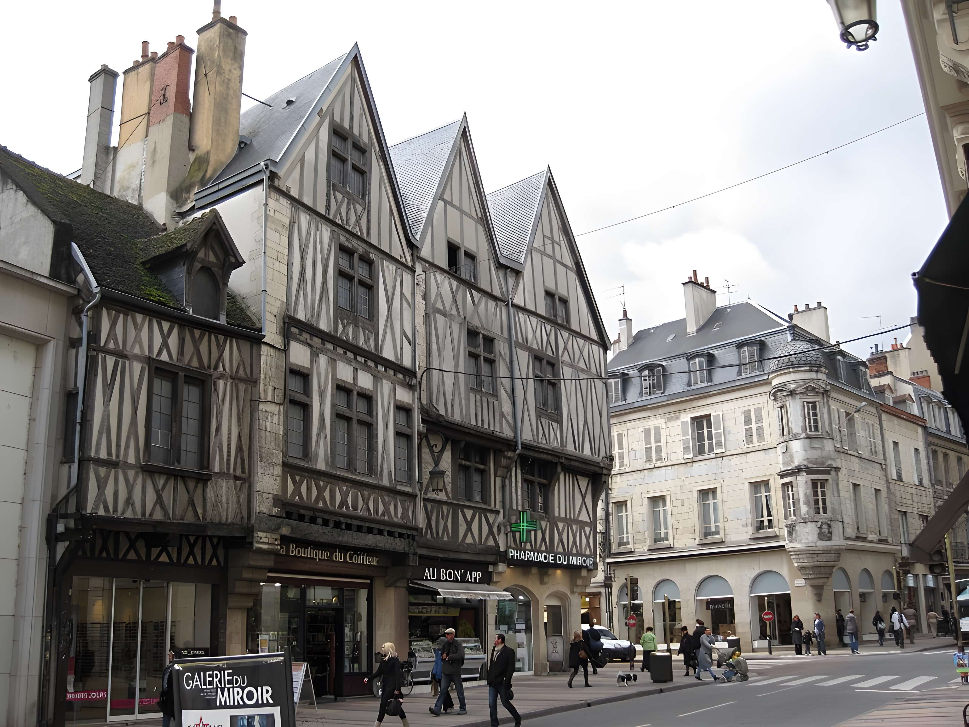 Maison aux Trois Visages à Dijon