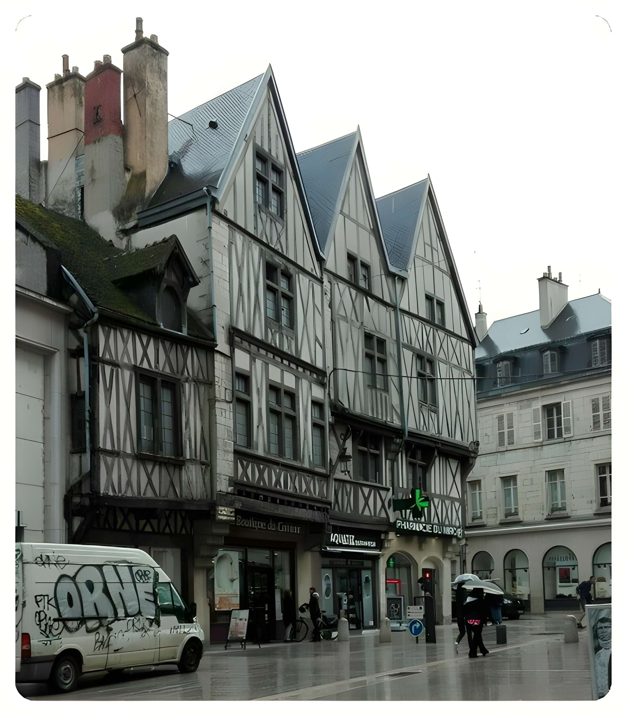 Maison aux Trois Visages à Dijon