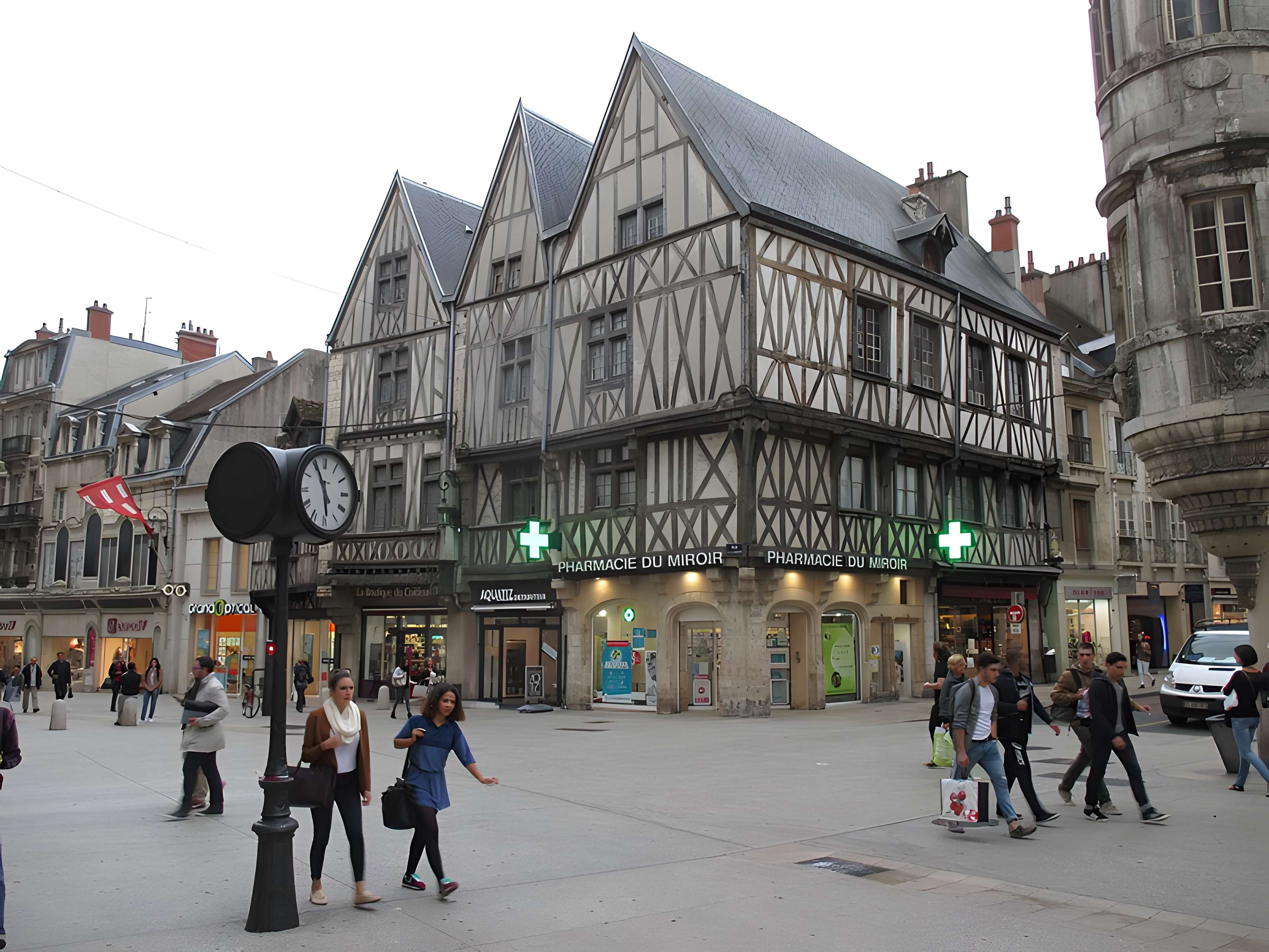 Maison aux Trois Visages à Dijon