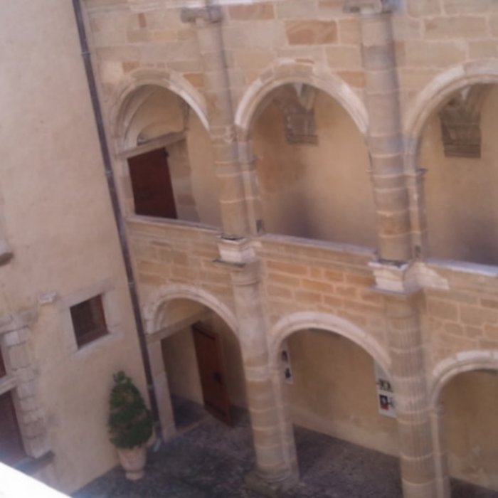 Photo de Maison carrée à Nay