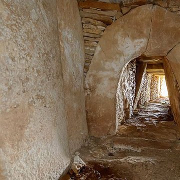 Ensemble des deux tumulus à chambres dolméniques, appelés tumulus du Montiou
