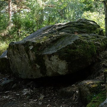 Tumulus-dolmen de la Pineyre à Saint-Nectaire